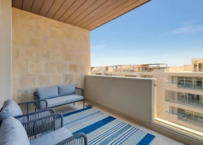 Ferienhaus Elegant With Heated Pool, Pickleball, Gym & Garden Views *