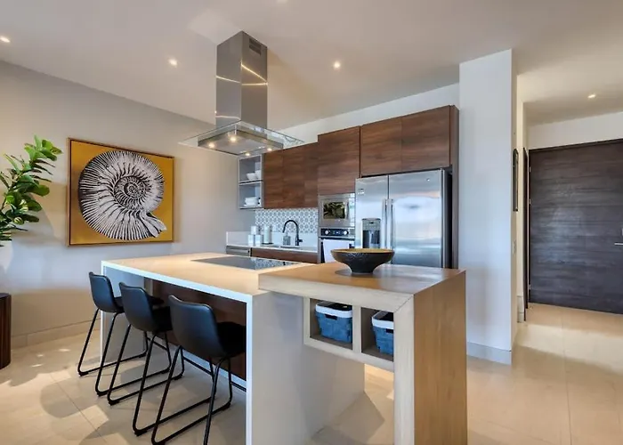 Elegant With Heated Pool, Pickleball, Gym & Garden Views