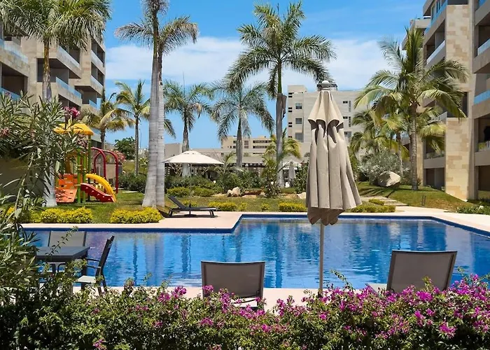 Elegant With Heated Pool, Pickleball, Gym & Garden Views